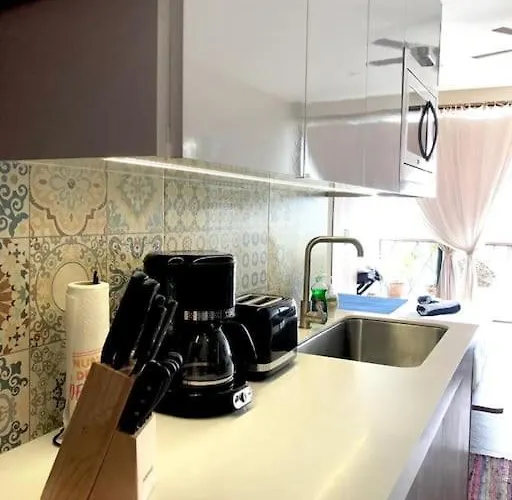 Near Beach+jungle Views. King Bed+220 Megs+2 Bikes Apartment *