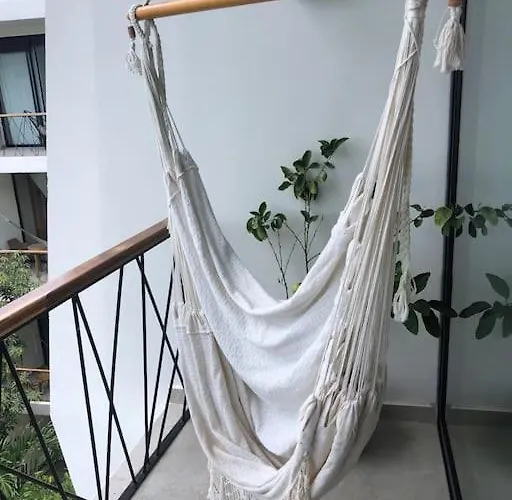 Near Beach+jungle Views. King Bed+220 Megs+2 Bikes Apartment
