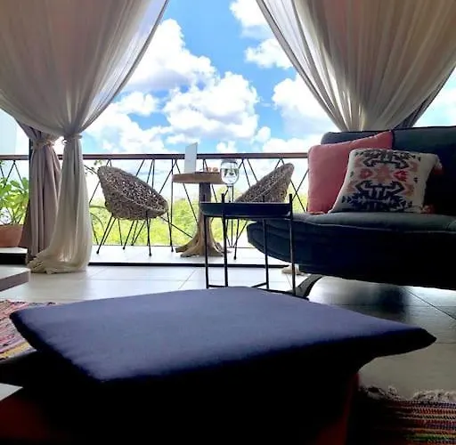 Apartment Near Beach+jungle Views. King Bed+220 Megs+2 Bikes *