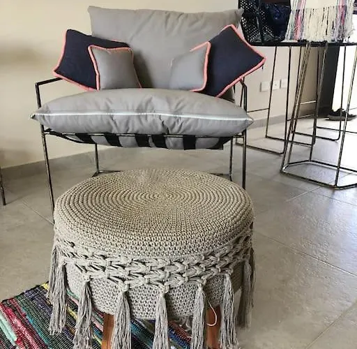 Apartment Near Beach+jungle Views. King Bed+220 Megs+2 Bikes