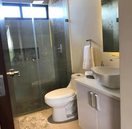 Apartment Near Beach+jungle Views. King Bed+220 Megs+2 Bikes *